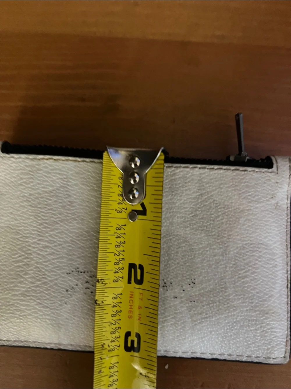 Coach pouch zipper